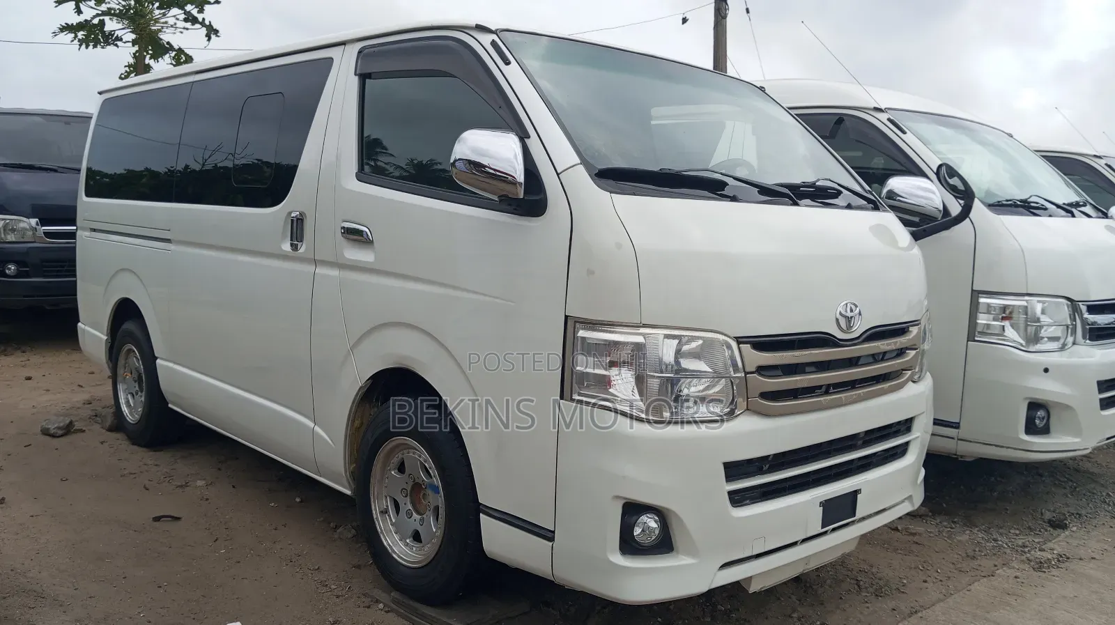 Toyota HiAce 2012 White