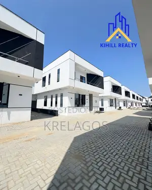 4bdrm Duplex in Chevron for sale