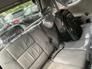 Toyota Sequoia 2004 Silver