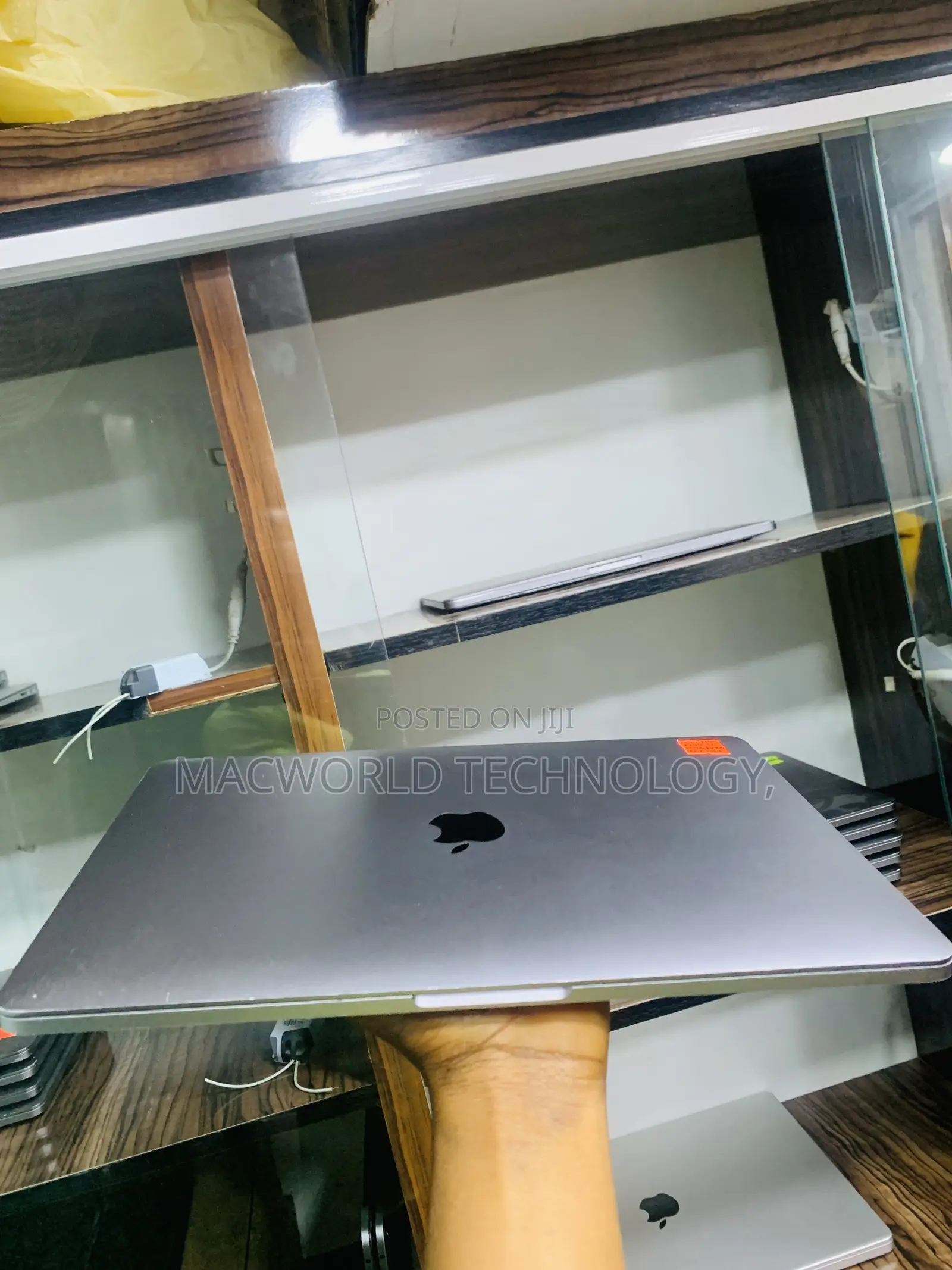 Laptop Apple MacBook Pro 2017 16GB Intel Core I5 SSD 256GB
