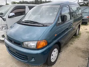 Mitsubishi Space Gear 2003 Green