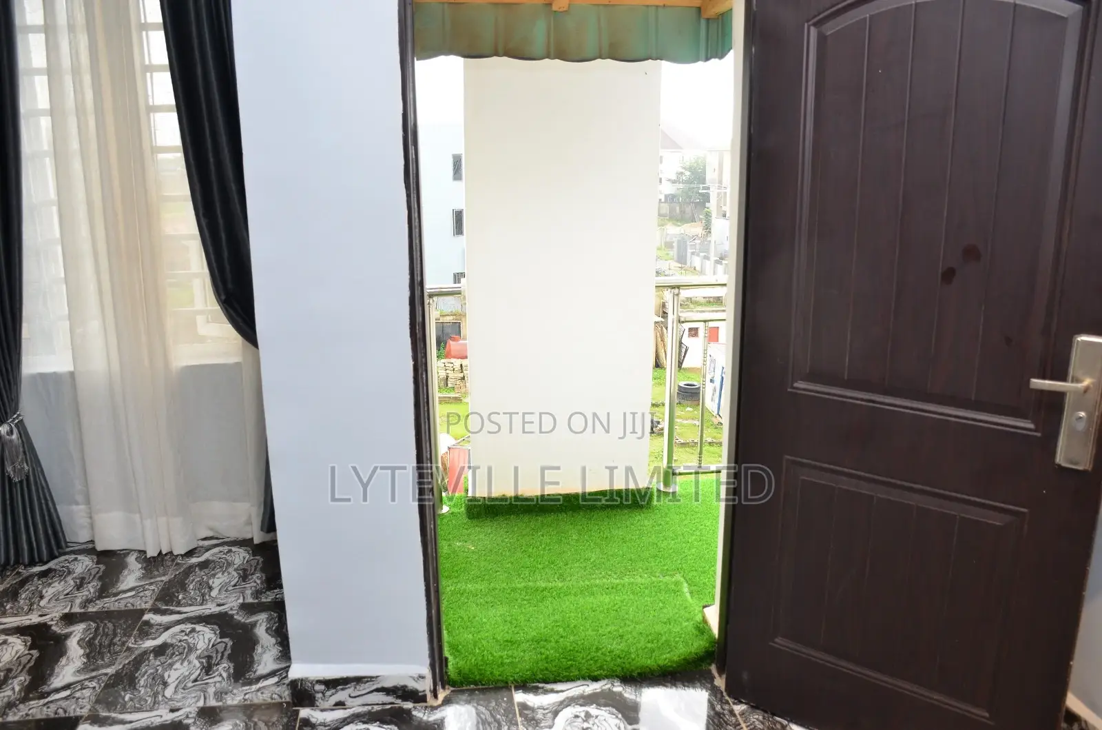 Single Room, Shared Apartment