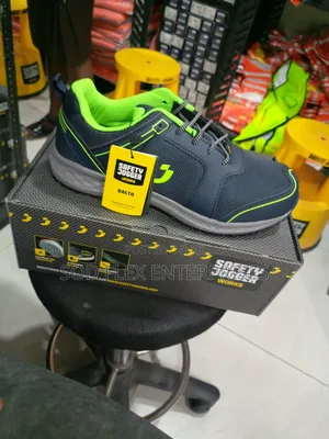 Balto Site And Outfit Safety Joggers Safety Shoe