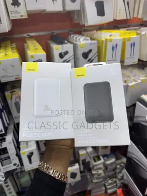 Photo - Baseus Magnetic Mini Wireless Power Bank 10000mah 20W