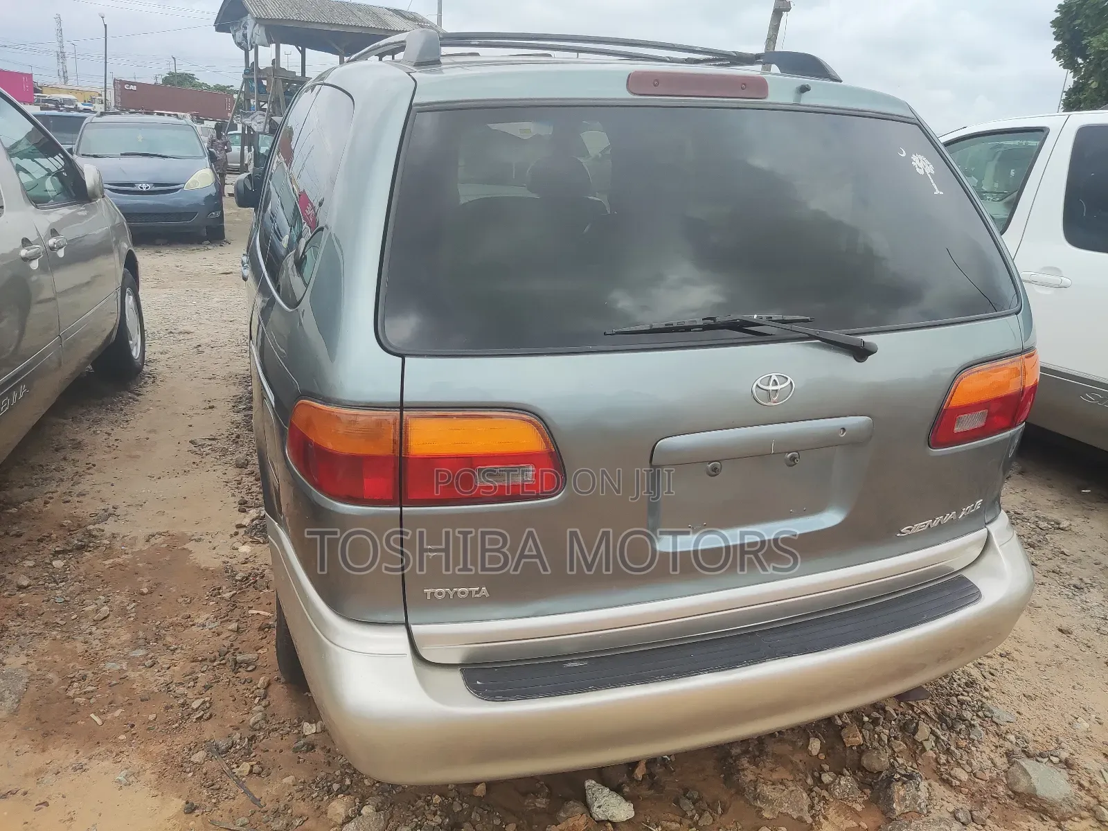 Toyota Sienna 2000 Blue
