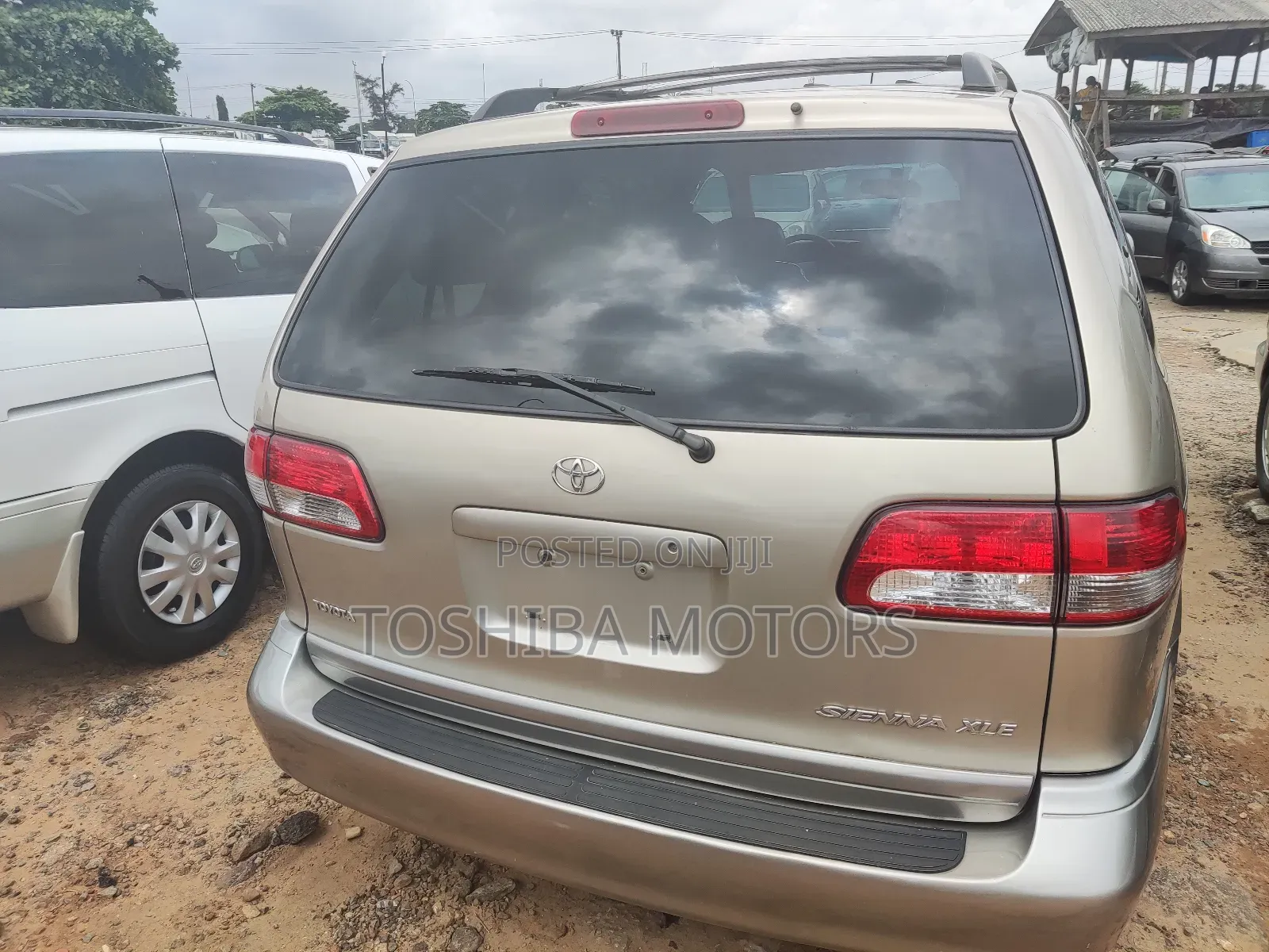 Toyota Sienna 2000 Silver