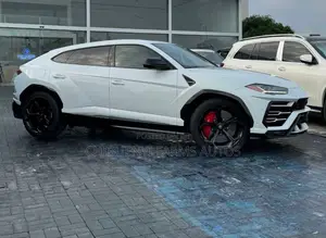 Lamborghini Urus 2023 White