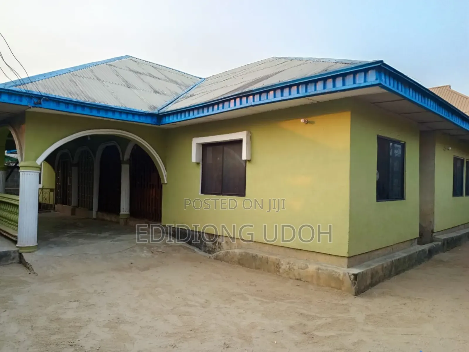 3bdrm Block of Flats in Ewet Housing for sale