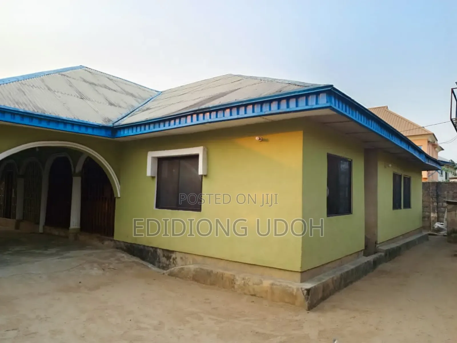 3bdrm Block of Flats in Ewet Housing for sale