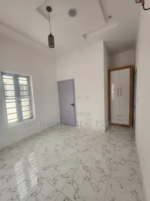 5bdrm Duplex in Ikota for rent