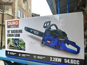 Duro 18 Inches Chainsaw Cutting Wood