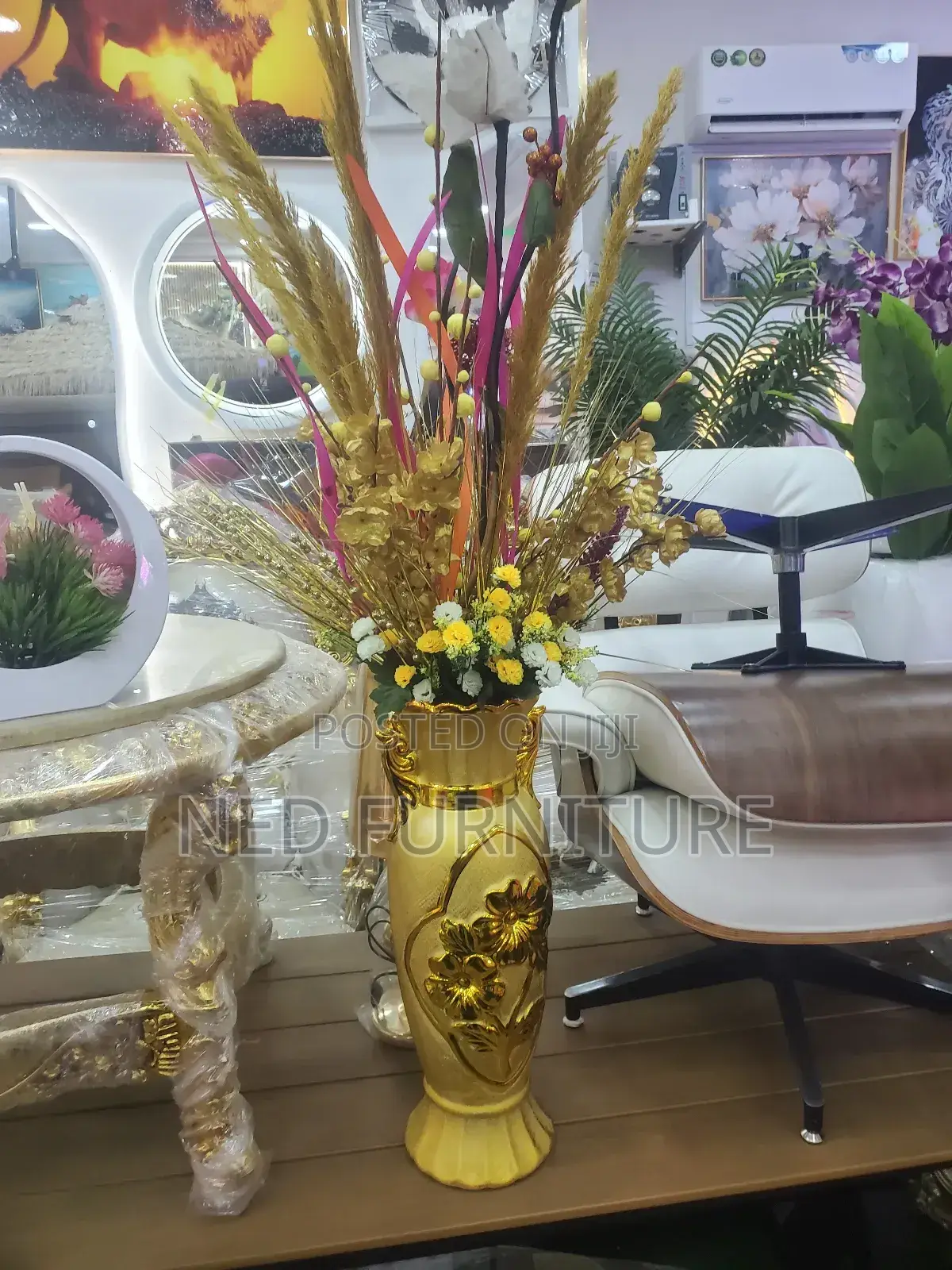 Quality Flower Vast With Flowers
