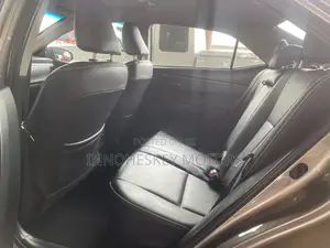 Toyota Corolla 2016 Gold