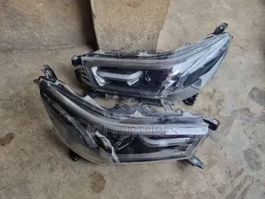 Head Light Toyota Hilux 2020 LED