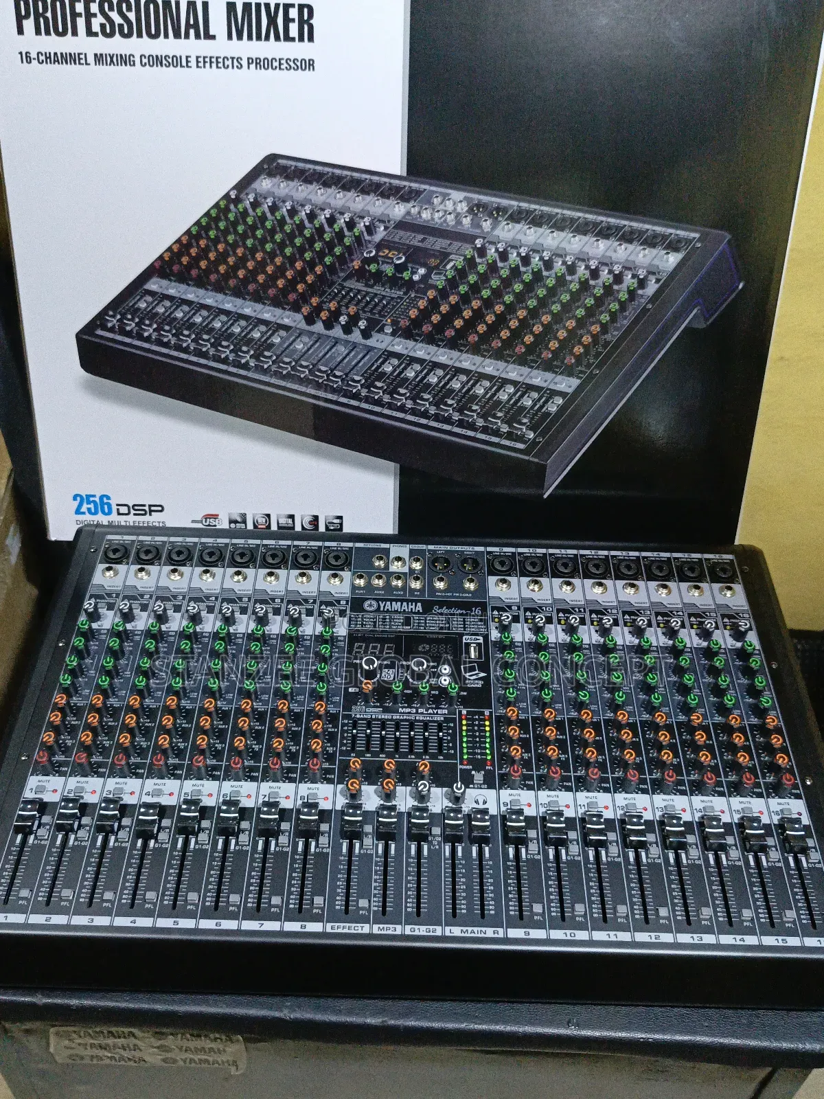 Yamaha 16 Channel Mixing Console Effect Processor