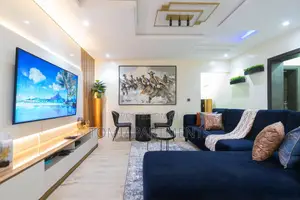 Stylish 2 Bedroom Shortlet in the Heart of Lekki