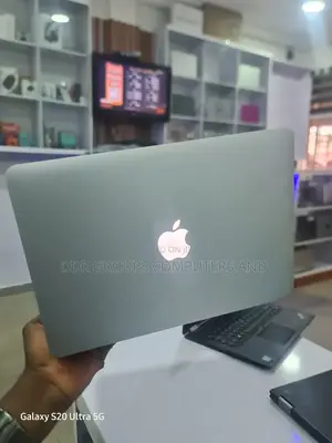 Laptop Apple MacBook Pro 2015 8GB Intel Core I5 SSD 256GB