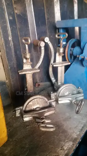 Used Hand Grinder Corona