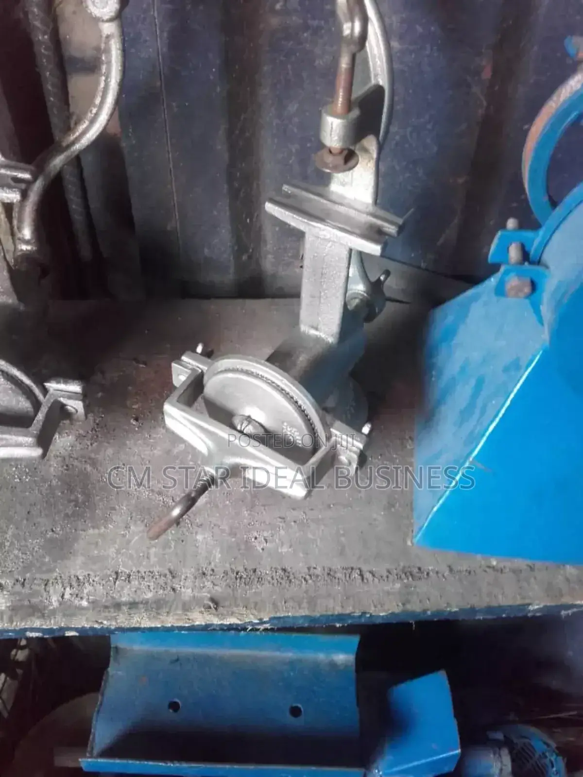 Used Hand Grinder Corona