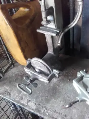 Used Hand Grinder Corona