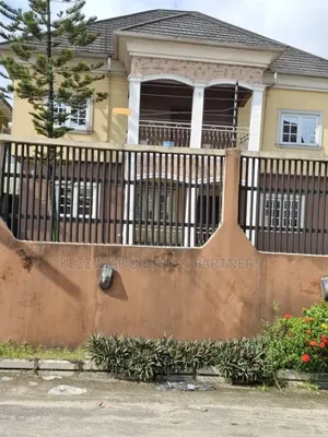 5bdrm Duplex in Inside An Estate ,, Port-Harcourt for sale