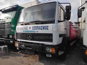 Mercedes Benz 814 2006 White