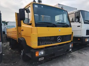 Mercedes Benz Truck 809 15fit 2000 Yellow