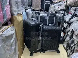 Set of Quality Light Weight Unbreakable Luggage