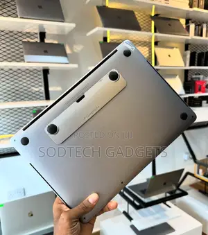 Laptop Apple MacBook 2020 8GB Intel Core I5 SSD 256GB