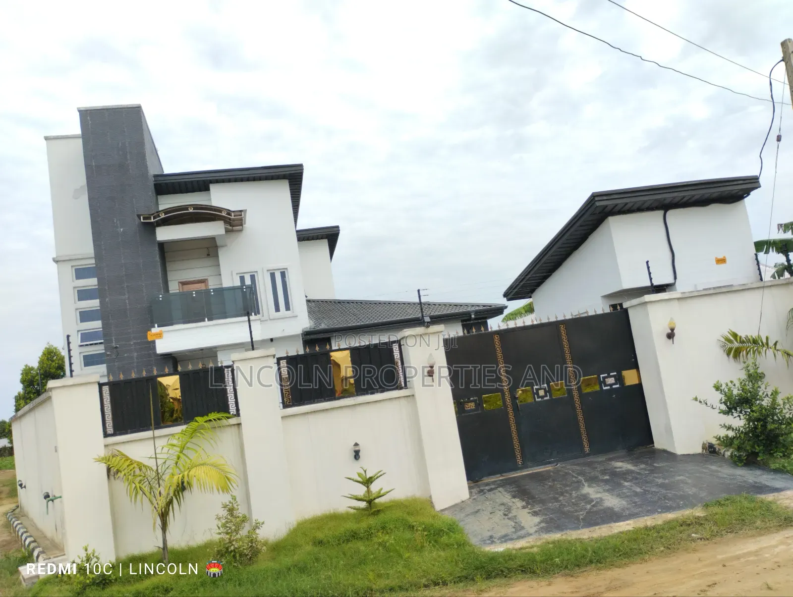 4bdrm Duplex in Stadium Road, Uyo for sale