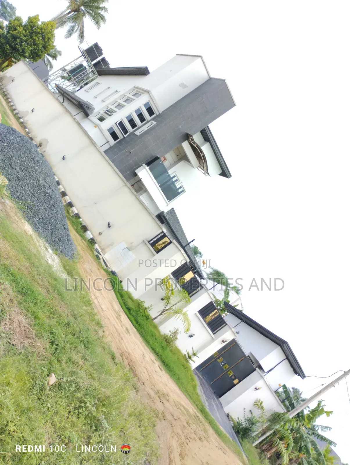 4bdrm Duplex in Stadium Road, Uyo for sale