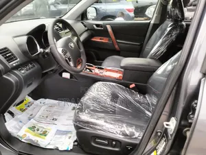 Toyota Highlander 3.5L 4WD 2013 Gray