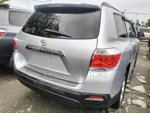 Toyota Highlander 3.5L 4WD 2013 Silver