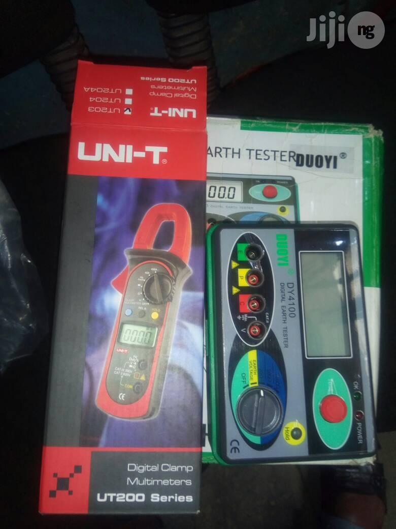UNI-T Clamp Meter