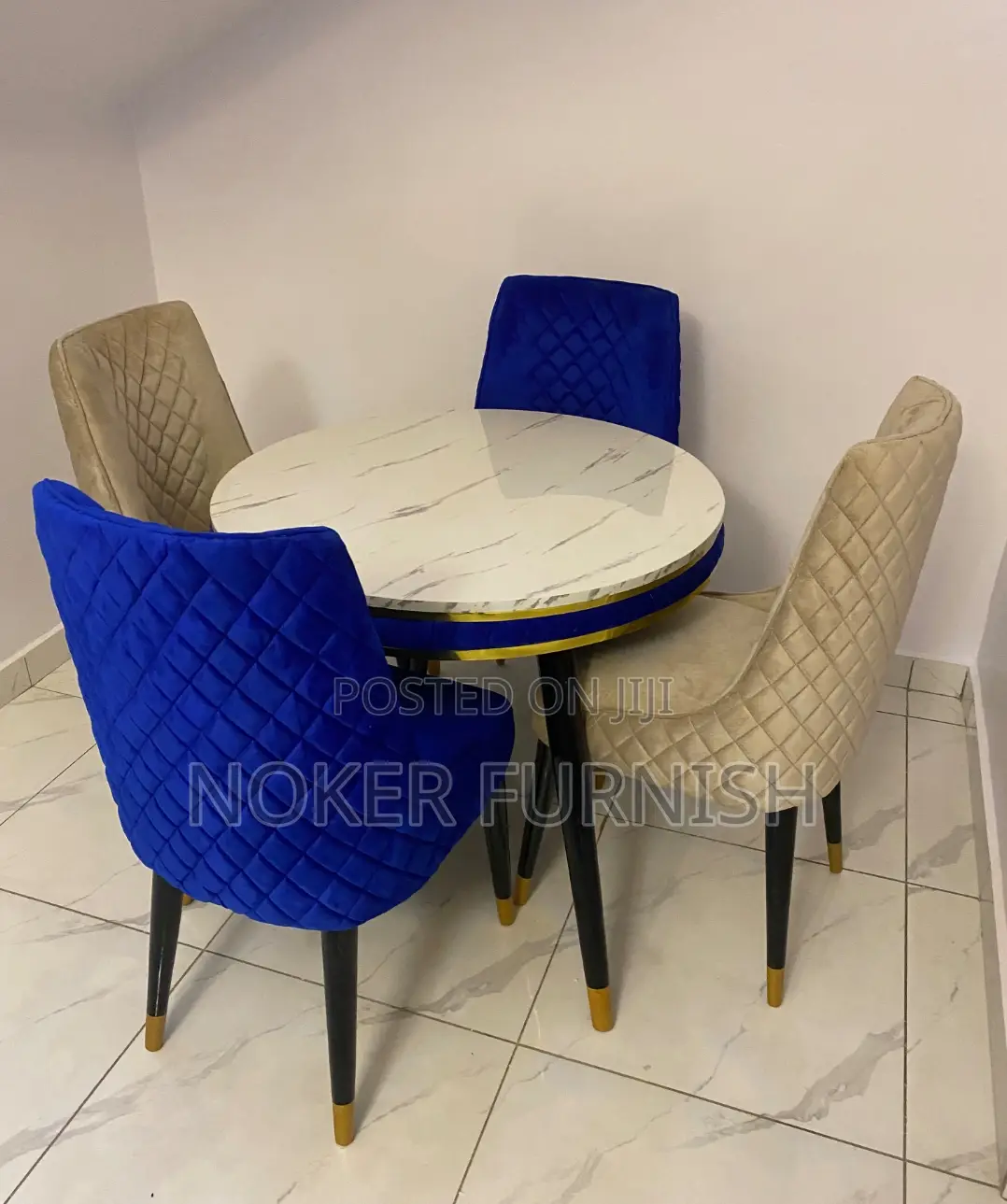 Round Dining Table With Chairs