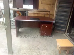 5feet Executive Table With Mobile Drewer