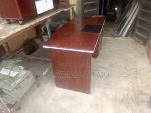 5feet Executive Table With Mobile Drewer