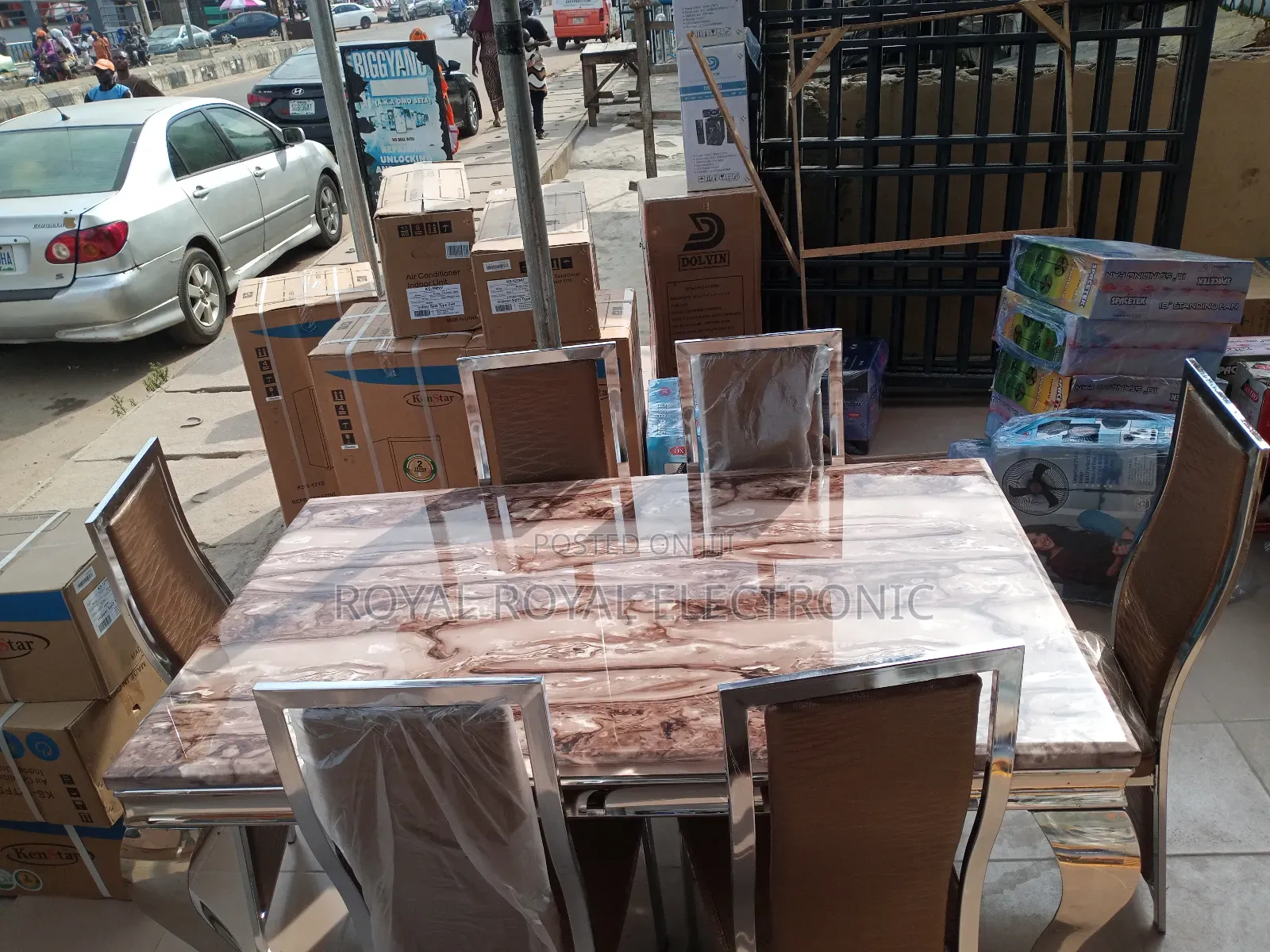 High Quality Marble Top 6 Sitter Dining Table Set