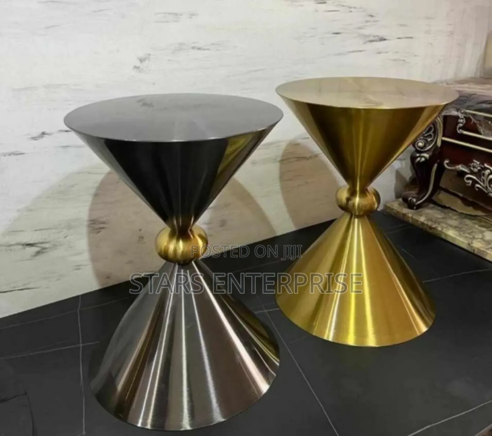 Side Stool / Service Stool