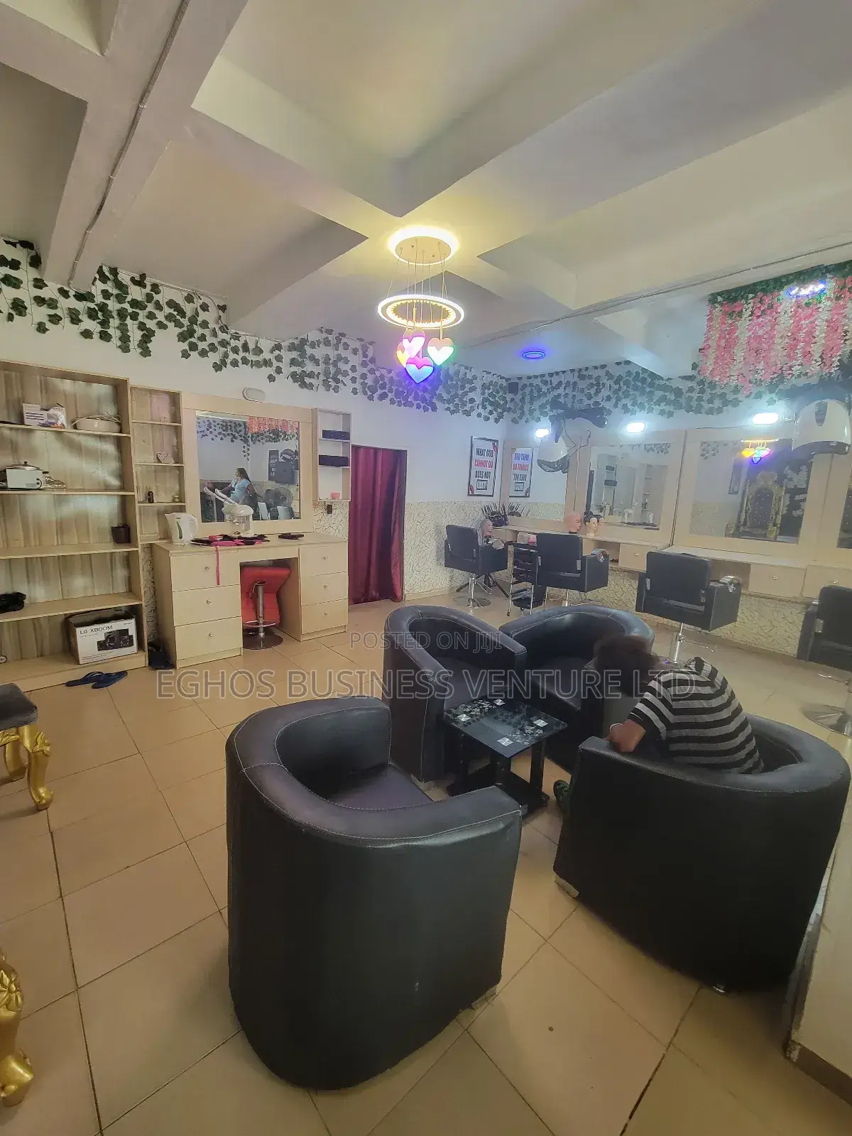 Spacious Empty Shop Available