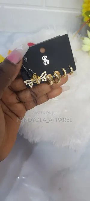 Photo - Quality High Fashion Earring Set