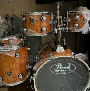 Pearl Roadshow Complete 5pcs With Pearl Cymbals