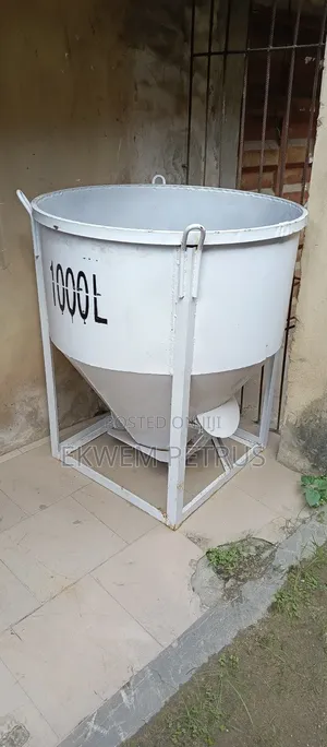 Brand New Tower Crane's 1000l/500l Bucket
