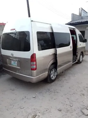 Hire Bus and Coaster Bus, Hire Hilux