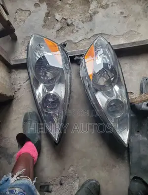 Headlamp Sienna 2006-08