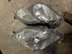 Set Headlights for Yaris 2012 Hatchback