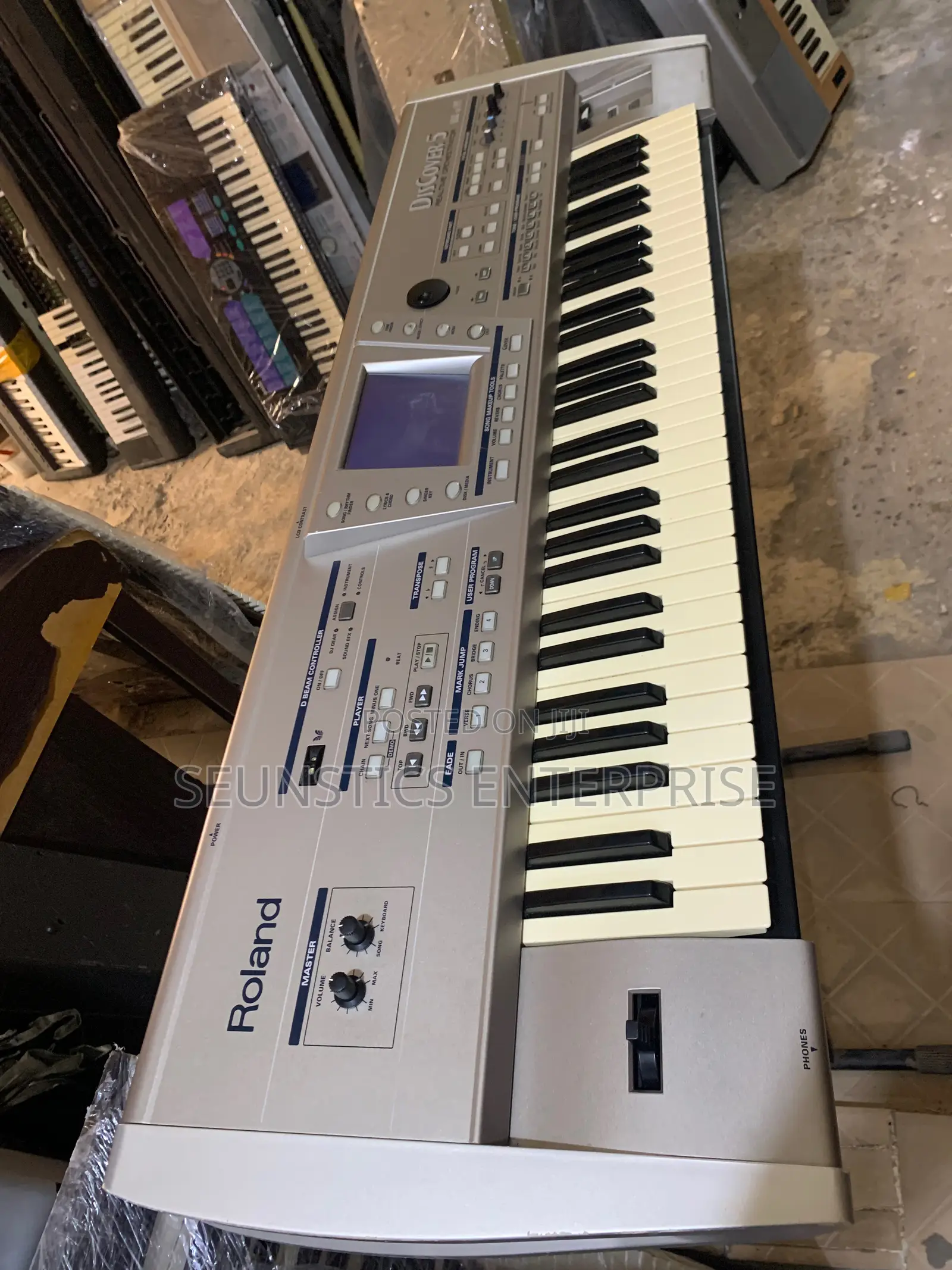 Quality Roland Discover 5 Orchestrator Keyboard (Piano)