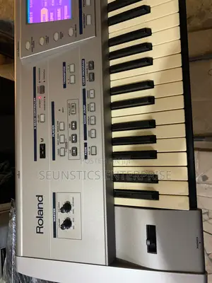 Quality Roland Discover 5 Orchestrator Keyboard (Piano)