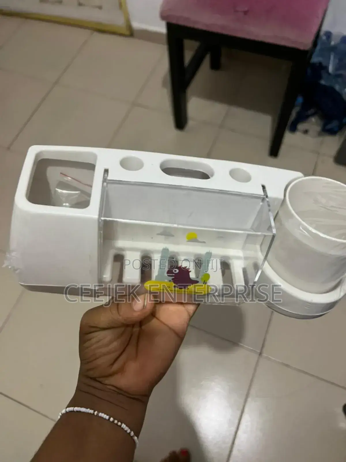 Tooth Brush Holder