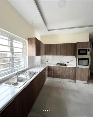 3bdrm Apartment in Ikate, Lekki for rent
